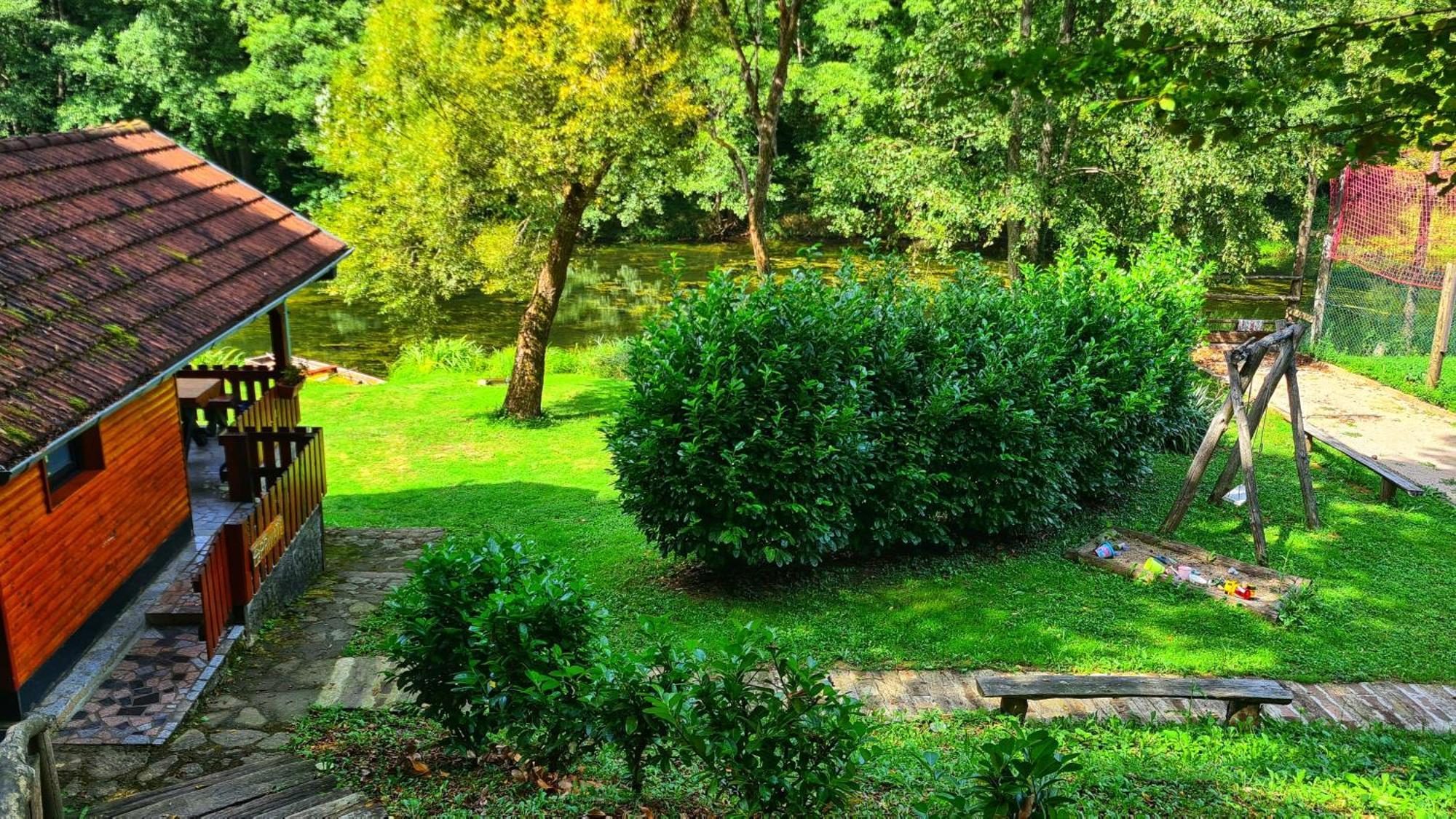Holiday Home Radocaj Слунь Екстер'єр фото