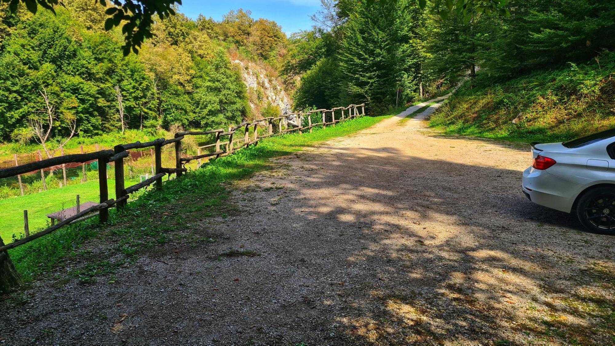 Holiday Home Radocaj Слунь Екстер'єр фото
