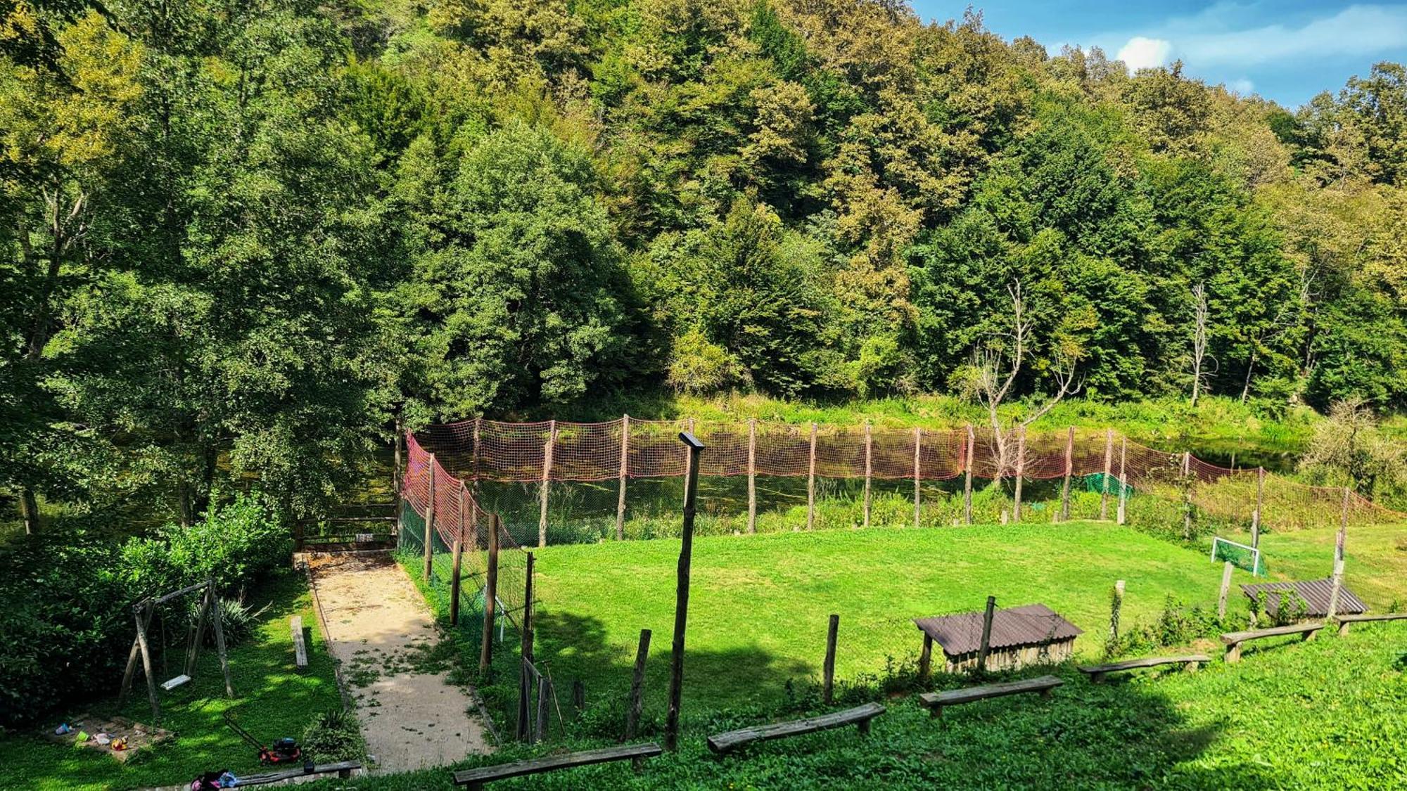 Holiday Home Radocaj Слунь Екстер'єр фото