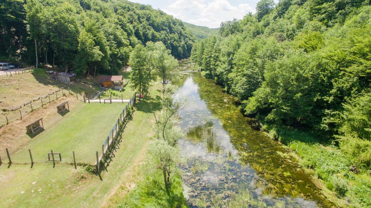 Holiday Home Radocaj Слунь Екстер'єр фото