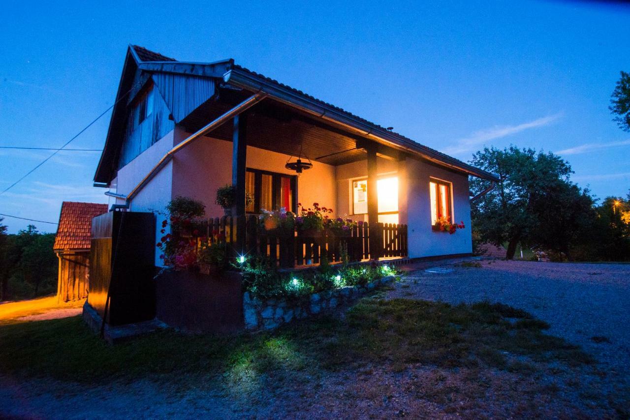 Holiday Home Radocaj Слунь Екстер'єр фото