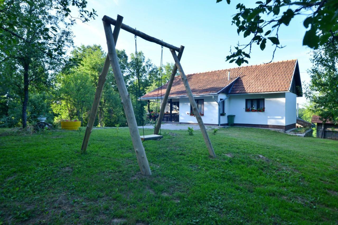Holiday Home Radocaj Слунь Екстер'єр фото