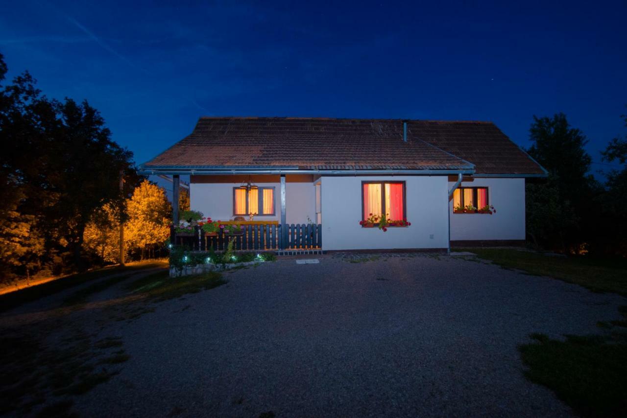 Holiday Home Radocaj Слунь Екстер'єр фото